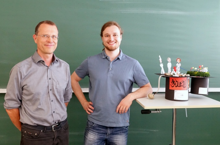 Prof. Uwe Semmelmann mit Paul Schwahn